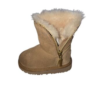 UGG Toddler Sheepskin Boots Gold Zipper Size 6 Chestnut